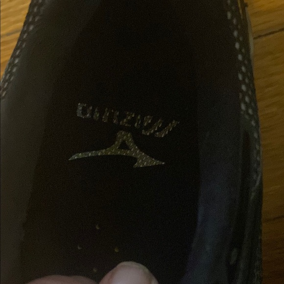 Mizuno Wave Lightning RX2 Black and Silver Athletic Shoes Woman 8 1/2 - Picture 4 of 6